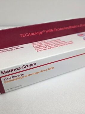 Cream Time Reverse Moisturizer – White & Burgundy